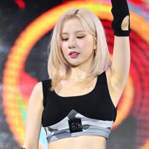PART 1/3 of 230930 은하 Eunha 6772 pics - 142.6 gb 
data