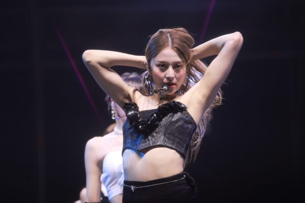 Yunjin 허윤진 221008 (805 pics - 7.48 gb)
data