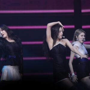 An Yujin 안유진 230119 2159 pics
data