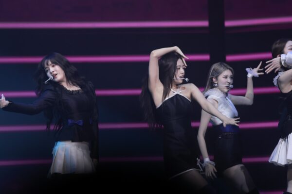 An Yujin 안유진 230119 2159 pics
data