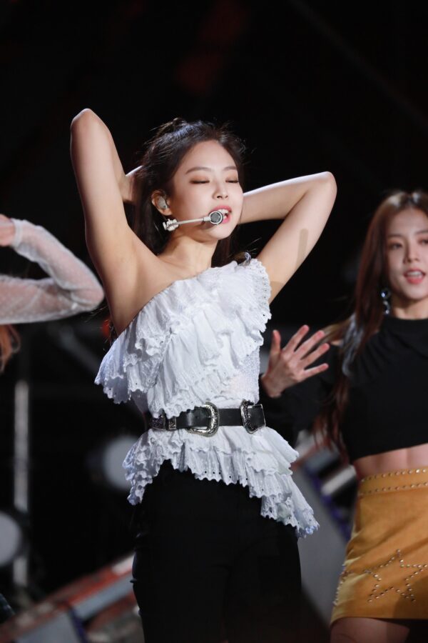 Jennie 제니 181014 data 366 pics
data