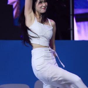 Jiheon 231012 백지헌 (1049 pics - 11.6 gb)
data