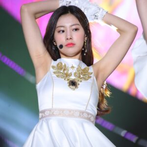 Kang Hye-won 강혜원 190428 (419 pics - 3.43 gb)
data