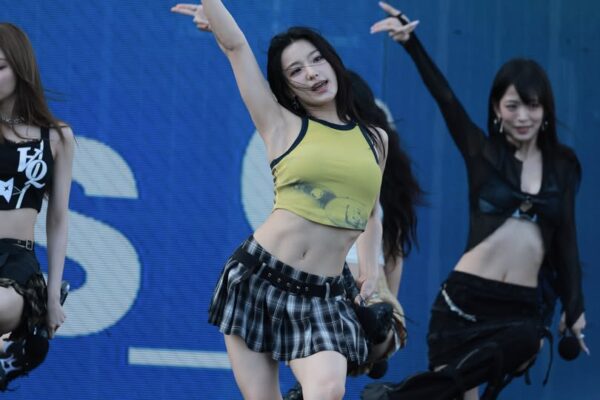 Saerom 이새롬 240727 (300 pics - 2.5 gb)
data