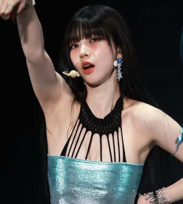 Karina 231010 카리나   (1173 pics - 13.2 gb)
data