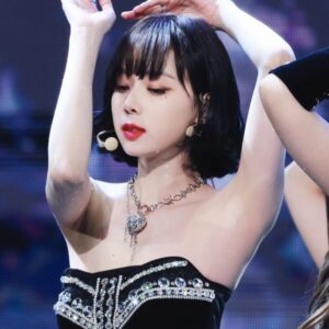Winter 윈터 221216 (762 pics - 8.28 gb)
data