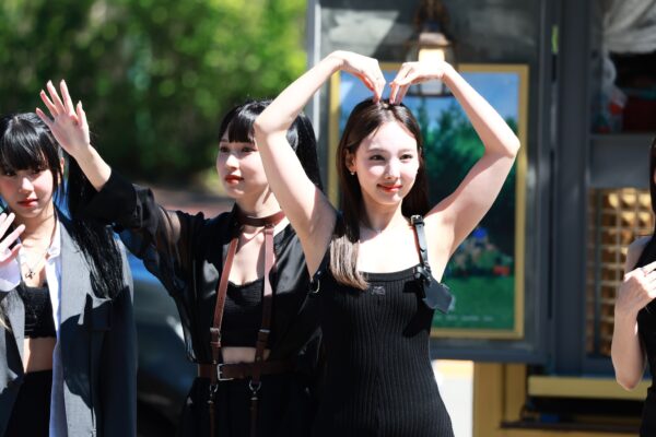 Nayeon 220827 나연 (1019 pics - 8.45 gb)
data