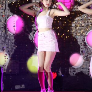 Irene 아이린  190630 (805 pics - 8.75 gb)
data