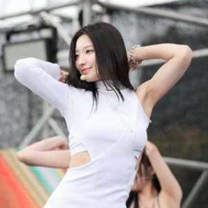 Lee Saerom 이새롬 230916 (899 pics - 6.38 gb)
data