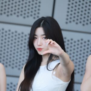 230902 박소현 PARKSOHYUN TripleS 715
data