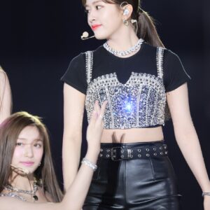 An Yujin 안유진 220618 (583 pics - 3.41 gb)
data