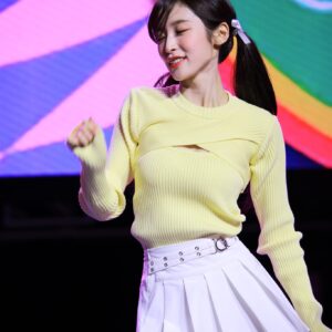 Arin 아린Yellow sweatshirt  (212 pics 1.81 gb)
data