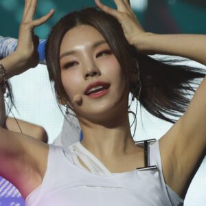 230304 예지 Yeji 200 pics
data