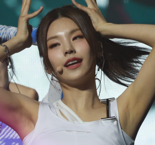 230304 예지 Yeji 200 pics
data