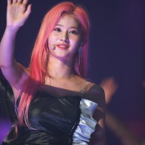 Sana 190927 (771 pics - 7.97 gb)
data