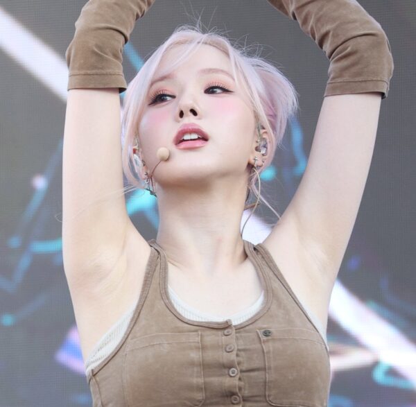 231108 Eunha 2516
data