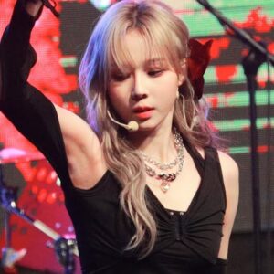 220526 윈터 Winter  1028
data