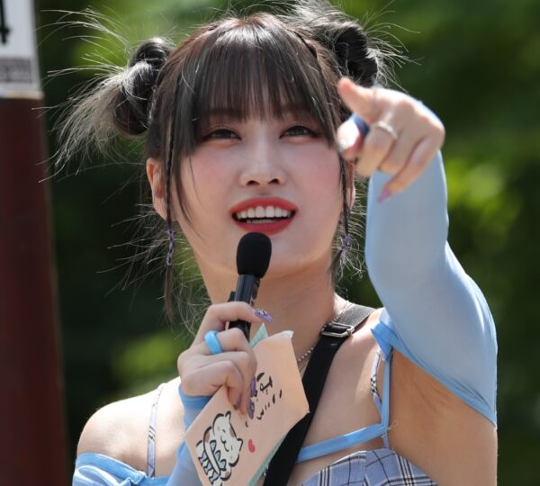 220903 Momo 843
data