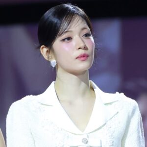 Chaeyoung  231225 100
