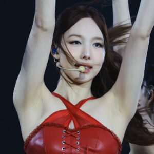 250425 Nayeon data 771 pics