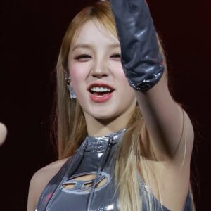230923 Yuqi data 854 pics