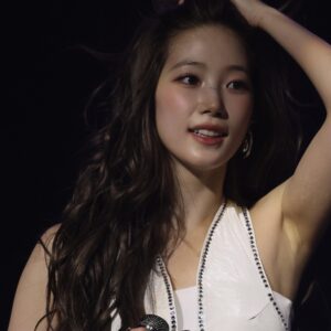 250420 Le sserafirm 560