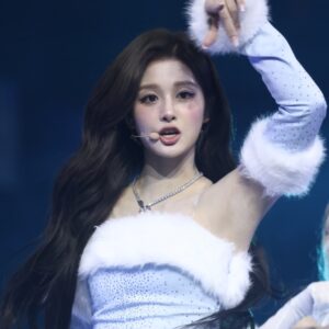 251225 Sullyoon 1235 pics
설윤 데이터 📸