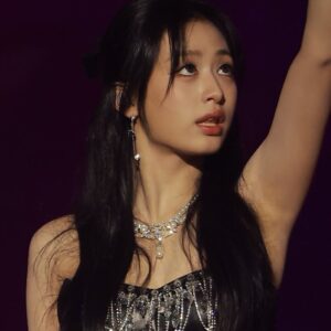 260627 Ahyeon data 4205 pics