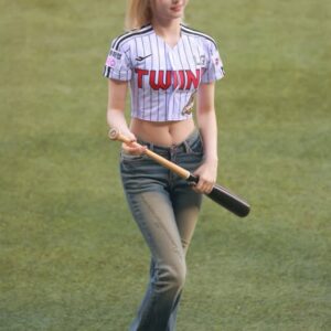 260416 Hayeon 1977