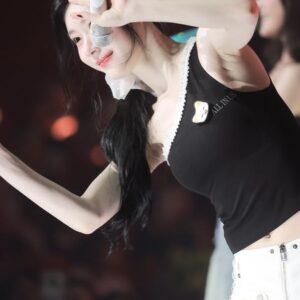 260808 Chaeryeong 6172